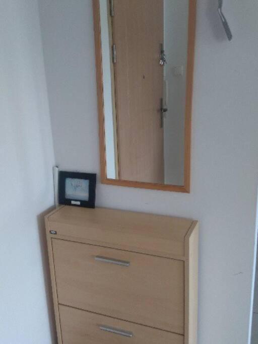 Jasne Czyste I Zadbane Mieszkanie Blisko Lotniska Danzica Esterno foto